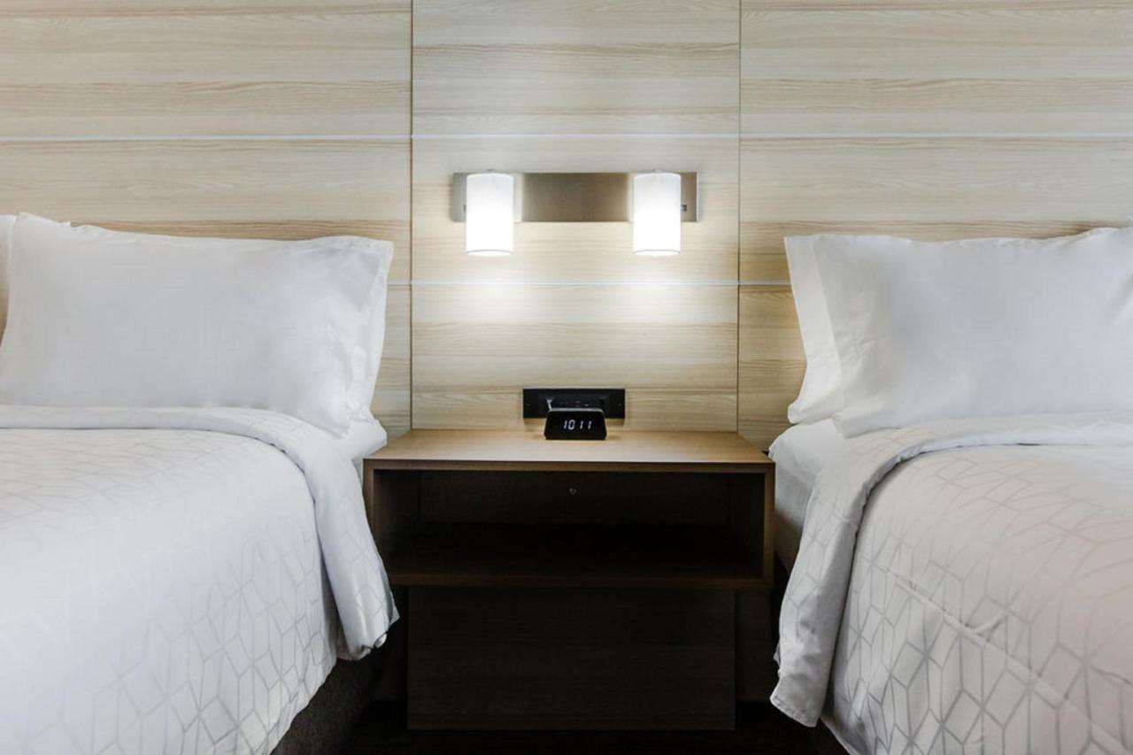 Holiday Inn Express & Suites Edmonton N - St Albert By Ihg Saint Albert Extérieur photo