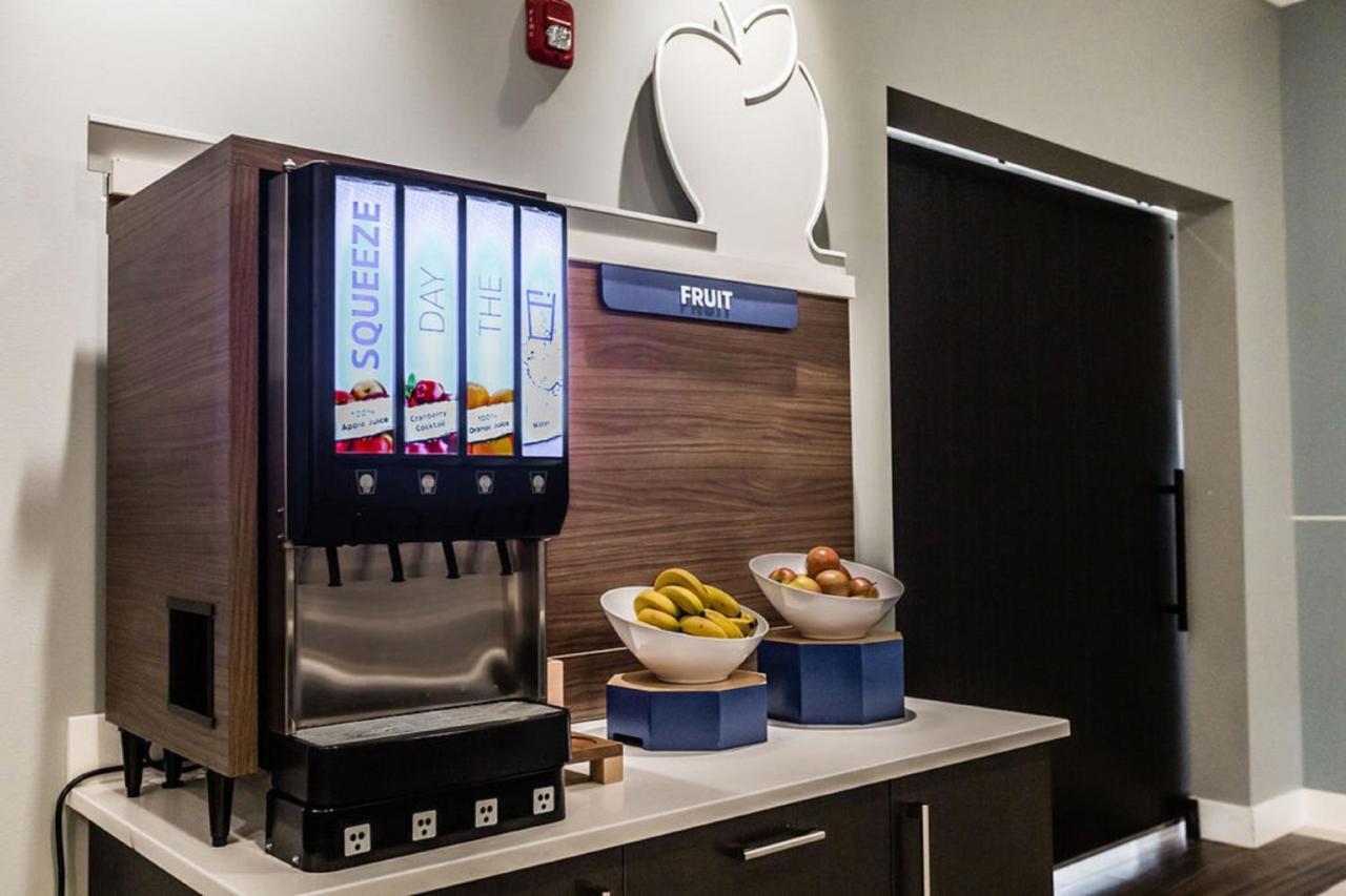 Holiday Inn Express & Suites Edmonton N - St Albert By Ihg Saint Albert Extérieur photo