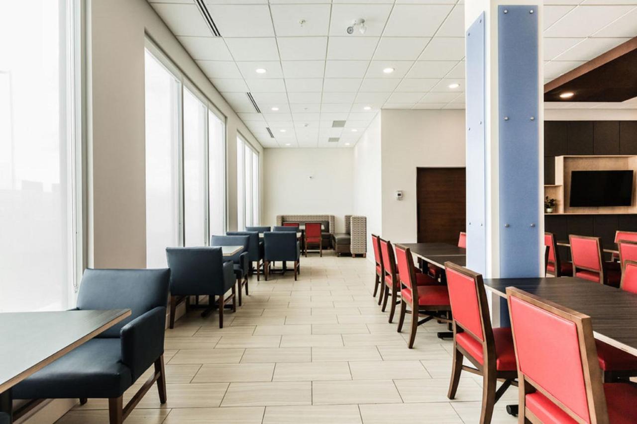 Holiday Inn Express & Suites Edmonton N - St Albert By Ihg Saint Albert Extérieur photo