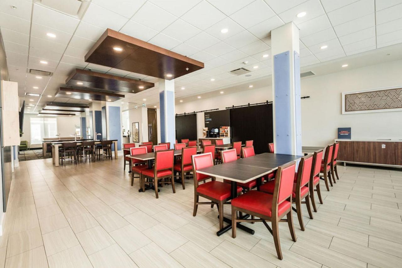 Holiday Inn Express & Suites Edmonton N - St Albert By Ihg Saint Albert Extérieur photo